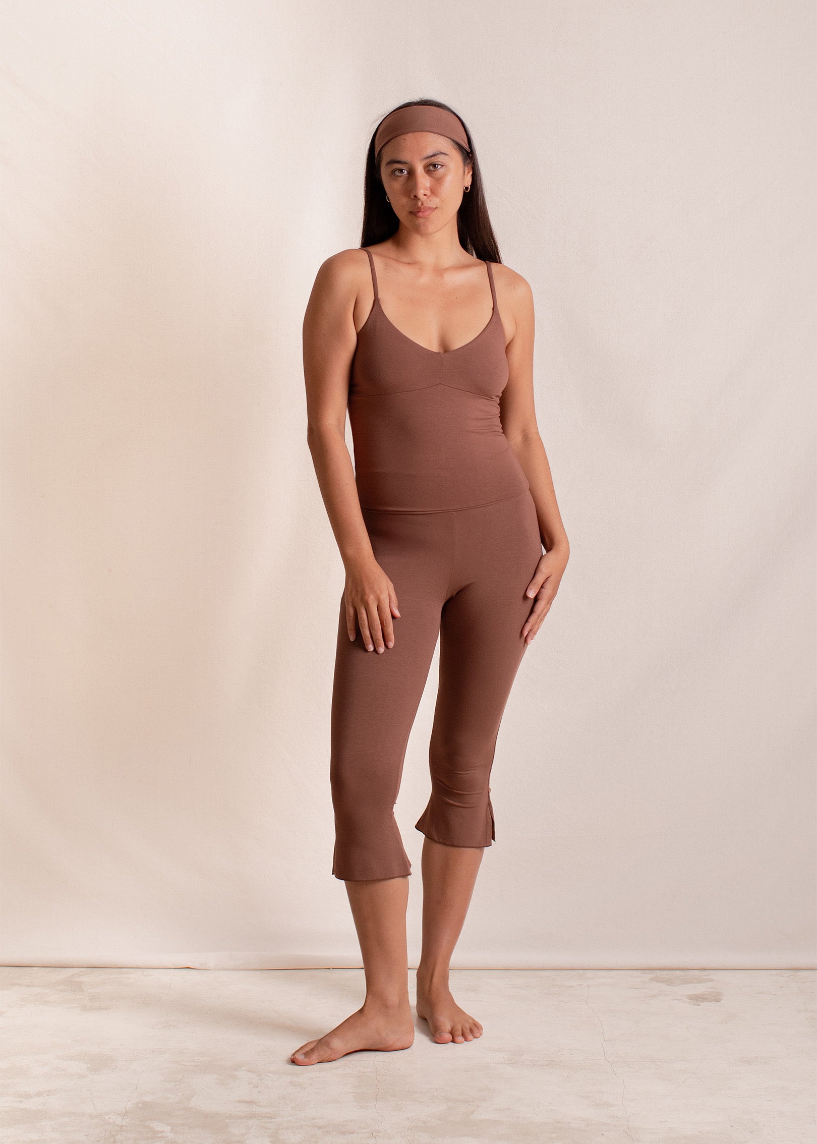 Eva wears size M. Height 174cm (5.7”), Bust 83cm (32.7”), Waist 69cm (27.2”), Hips 96cm (37.8”)