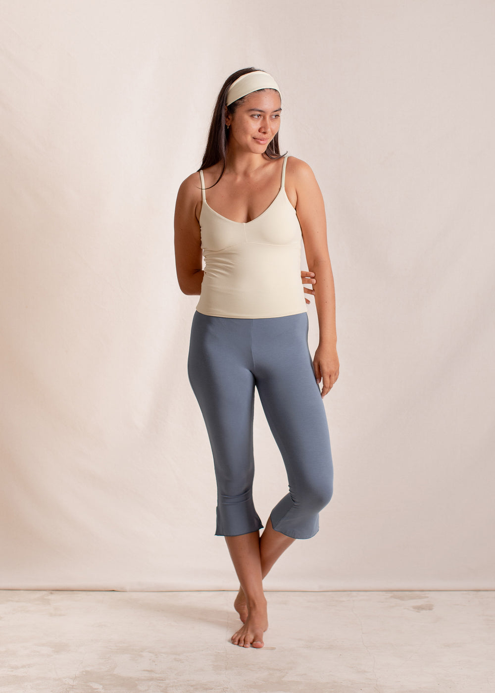 Eva wears size M. Height 174cm (5.7”), Bust 83cm (32.7”), Waist 69cm (27.2”), Hips 96cm (37.8”) | Size M