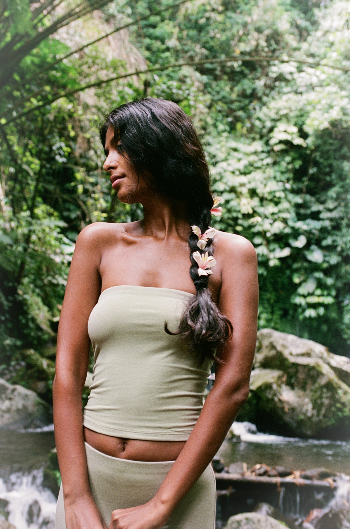 Kavita is wearing an XXS/XS on Bottom and XS on Top , Bust 74cm (29”), Waist 60cm (23.6”), Hips 90cm (35.4”), Height 167cm (5.5”) | Size XS