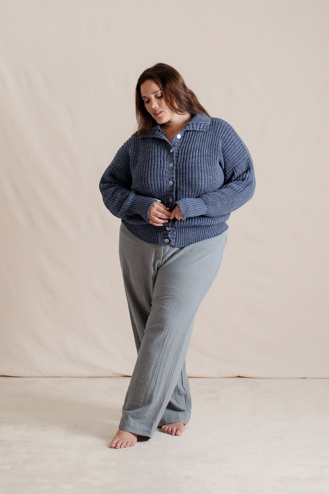 Michelle is wearing L/XL. Bust: 115cm (45.3”), Waist: 93 (36.6”), Hips: 123cm (48.4”), Height: 168cm (5.5”)  | Size L/XL