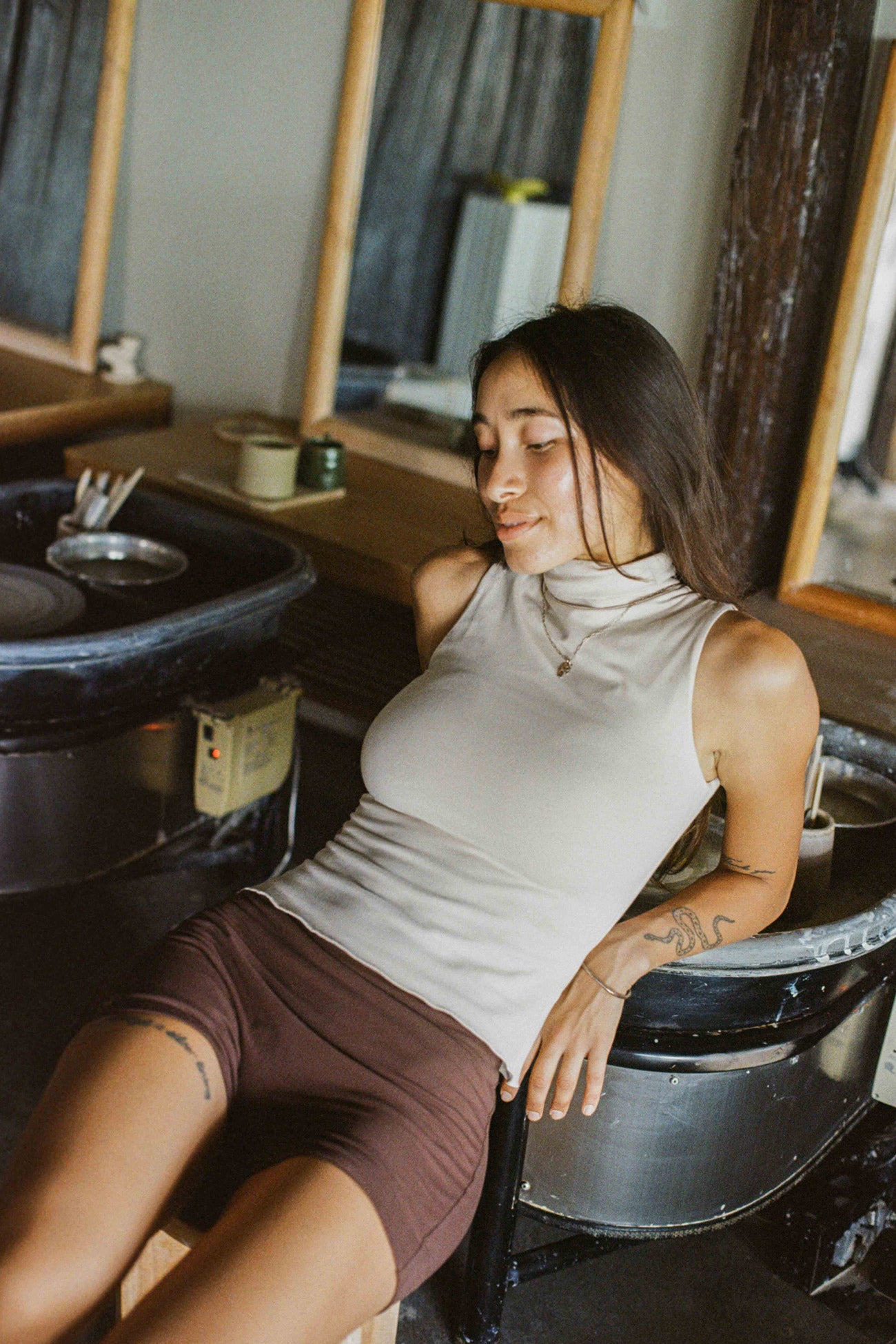 Hitomi is wearing size XS/S. Bust: 81cm (32”), Waist: 61cm (24”), Hips: 91.4cm (36”), Height 168cm (5.5”). | Size XS/S