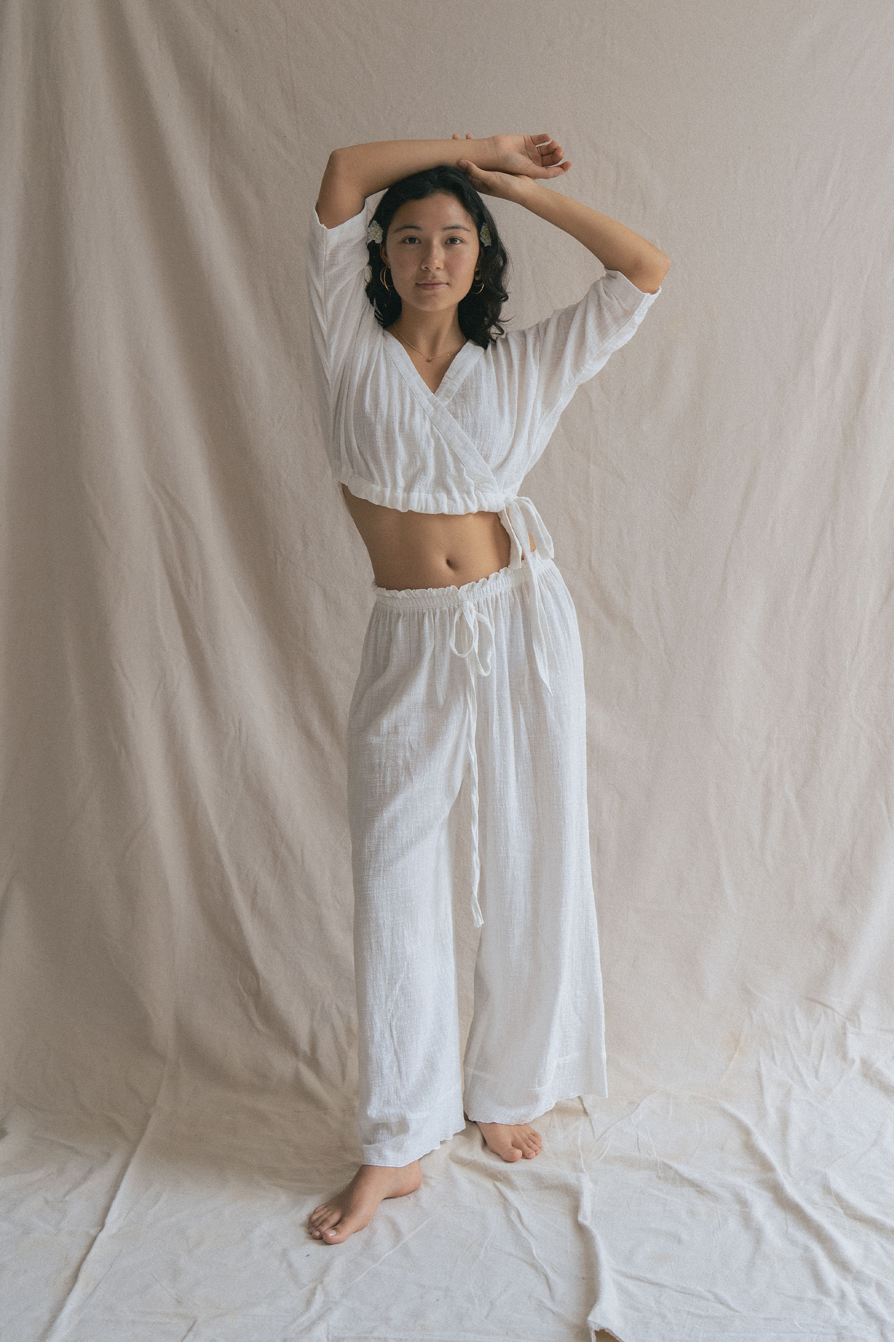 Off white pants / off white yoga pants / semi long white pants : Urban –  Nuichan