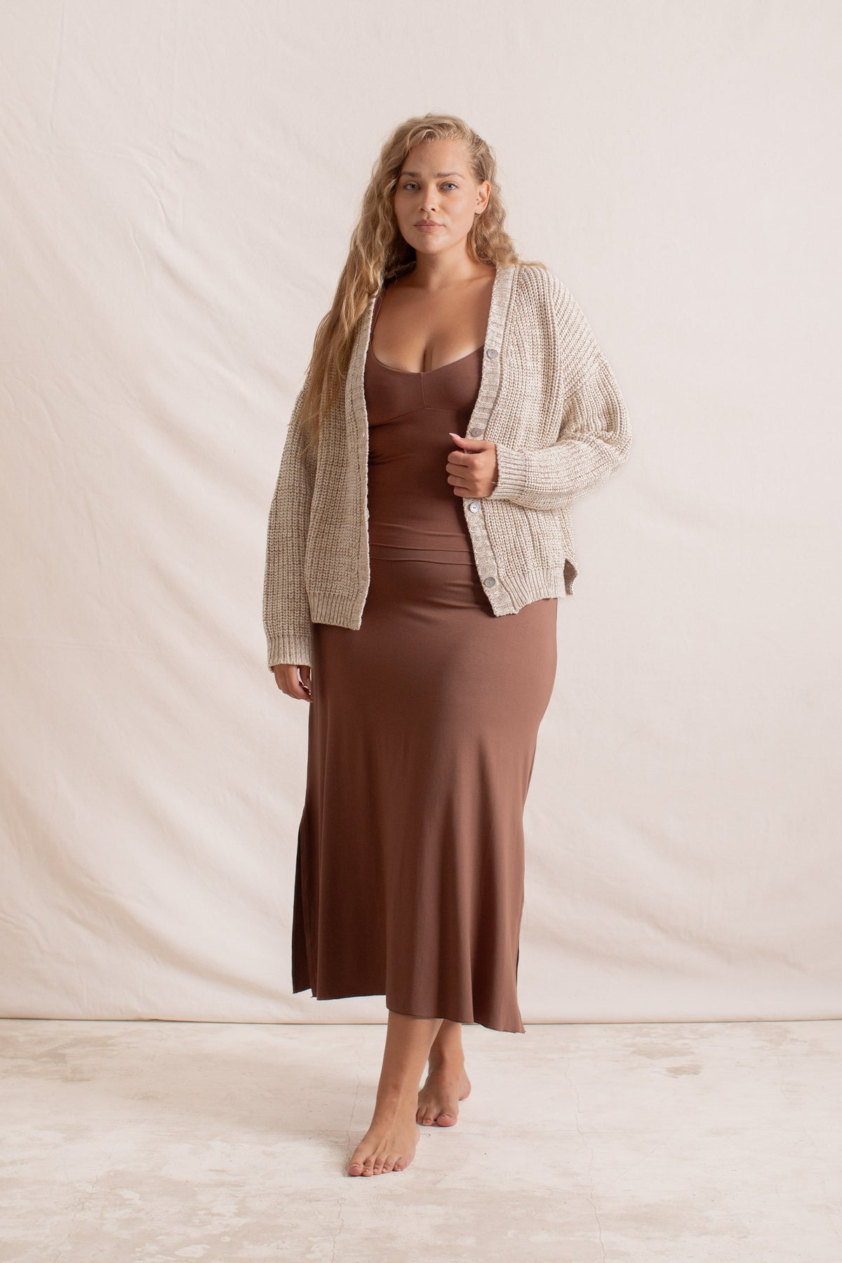 Olga is wearing L/XL, Bust 105cm (41.3”), Waist 83cm (32.7”), Hips 123cm (48.4”), Height 178cm (5.8”)