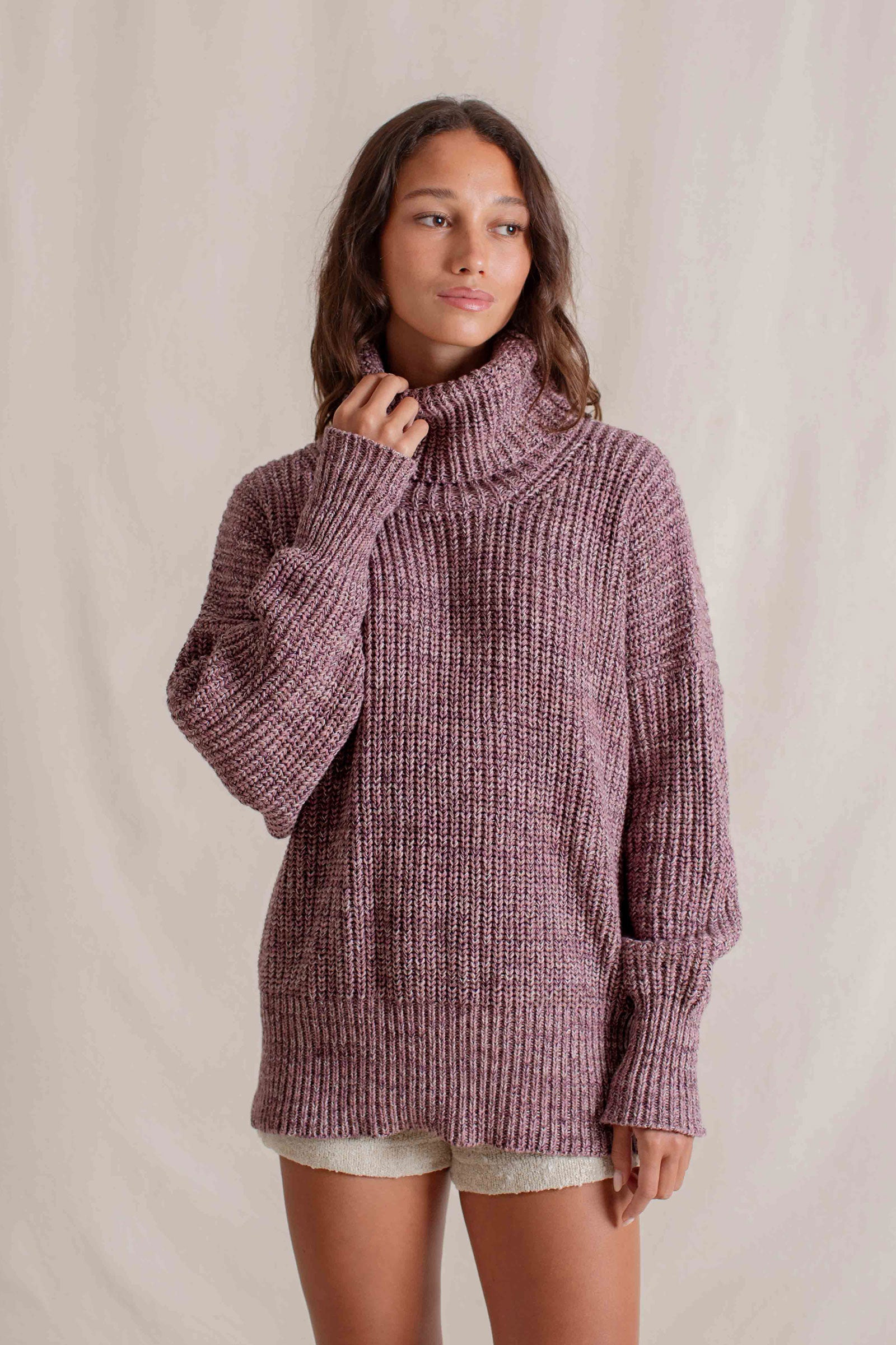 Dakota is wearing One Size. Bust 79cm (31.1”), Waist 65cm (25.5”), Hips 90cm (35.4”), Height 173cm (5.6”) | One Size