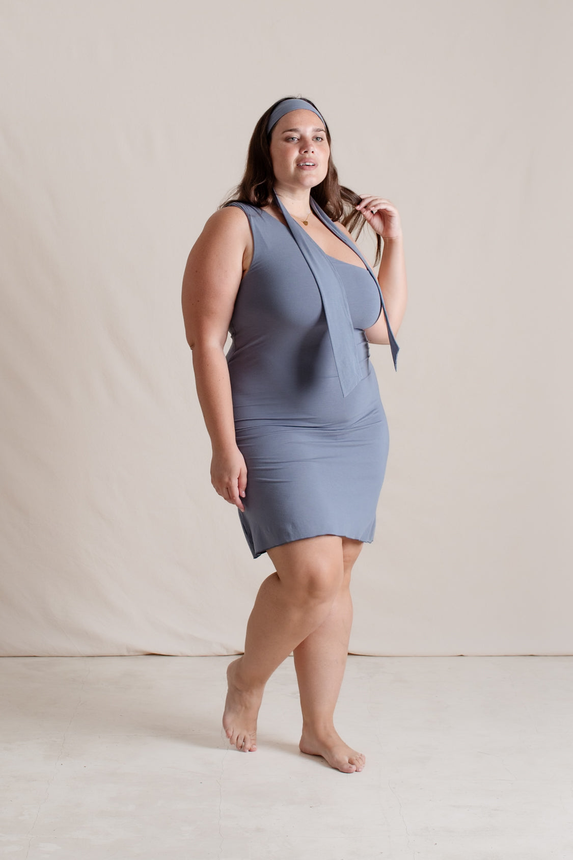 Michelle is wearing XL/2XL. Bust: 115cm (45.3”), Waist: 93 (36.6”), Hips: 123cm (48.4”), Height: 168cm (5.5”) | Size XL/2XL