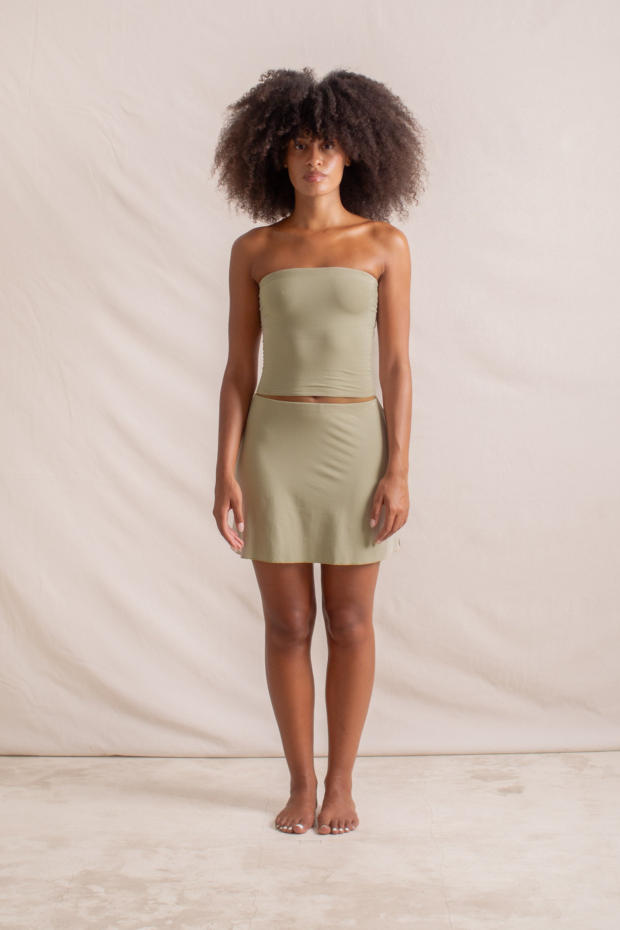 Chloe is wearing size S on Top and L/XL on Bottom, Bust 84cm (33.1”), Waist 68cm (26.8”), Hips 105cm (41.3”),  Height 173cm (5.7”) | Size S