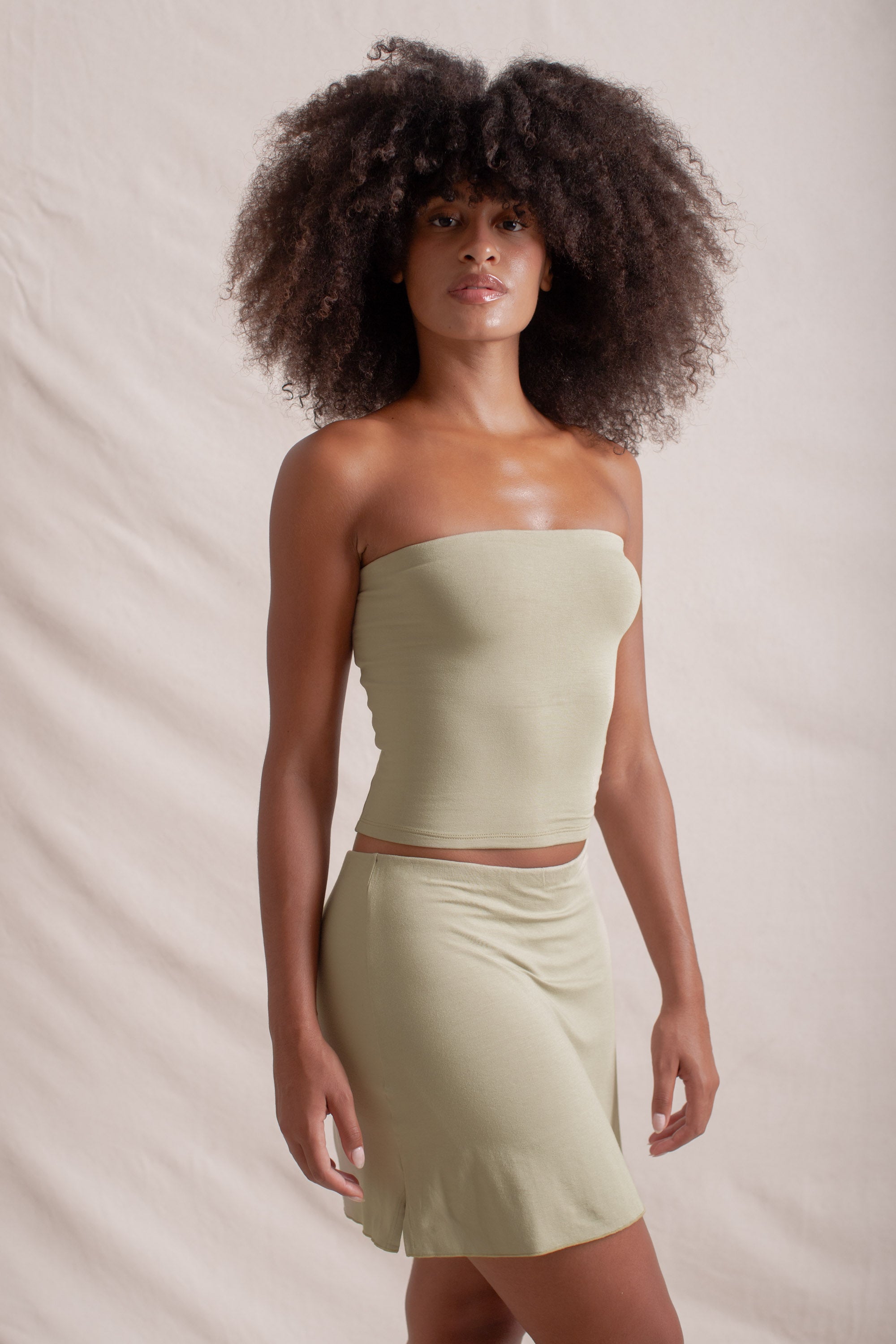 Chloe is wearing size S on Top and L/XL on Bottom, Bust 84cm (33.1”), Waist 68cm (26.8”), Hips 105cm (41.3”),  Height 173cm (5.7”) | Size S