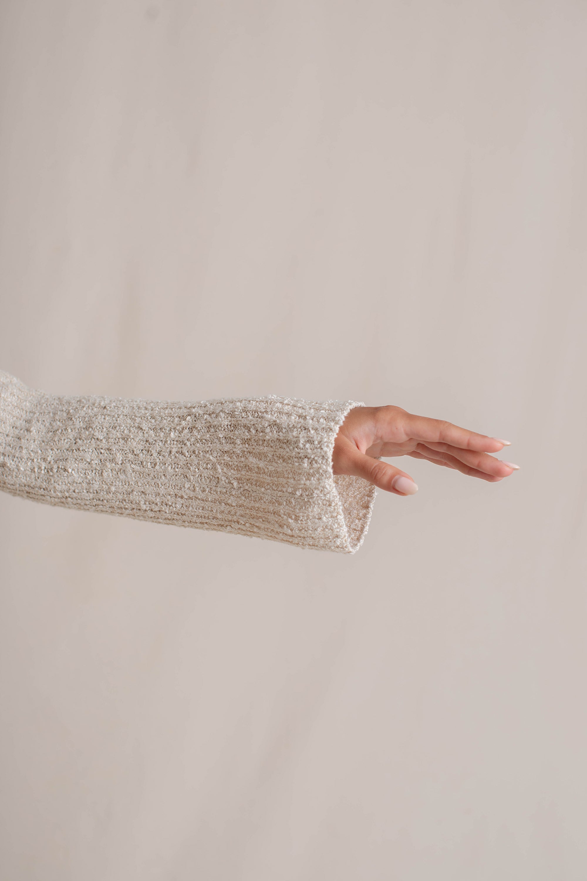 Dakota is wearing XS/S. Bust 79cm (31.1”), Waist 65cm (25.5”), Hips 90cm (35.4”), Height 173cm (5.6”) | Size XS/S