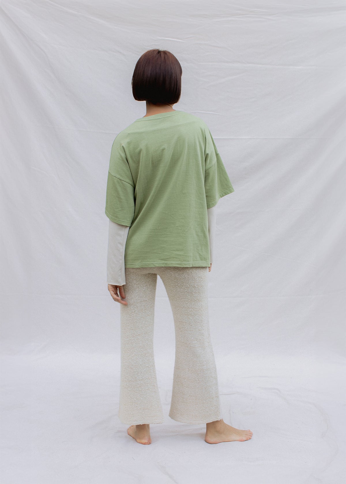 Kelly wears size XS/S. Height 168cm (5.7”), Bust 80cm (31”), Waist 62cm (24”), Hips 91cm (36”)