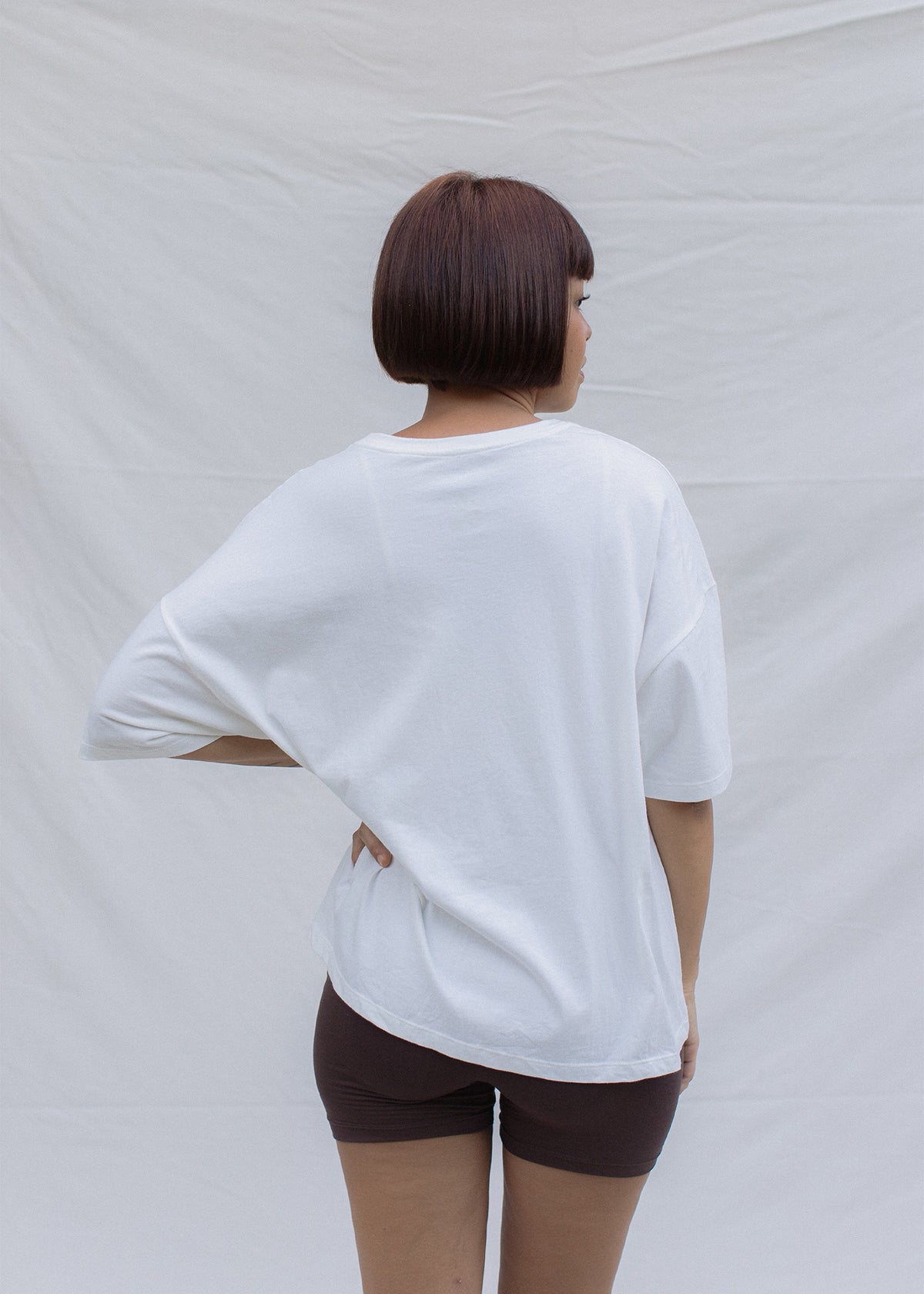 Kelly wears size XS/S. Height 168cm (5.7”), Bust 80cm (31”), Waist 62cm (24”), Hips 91cm (36”)