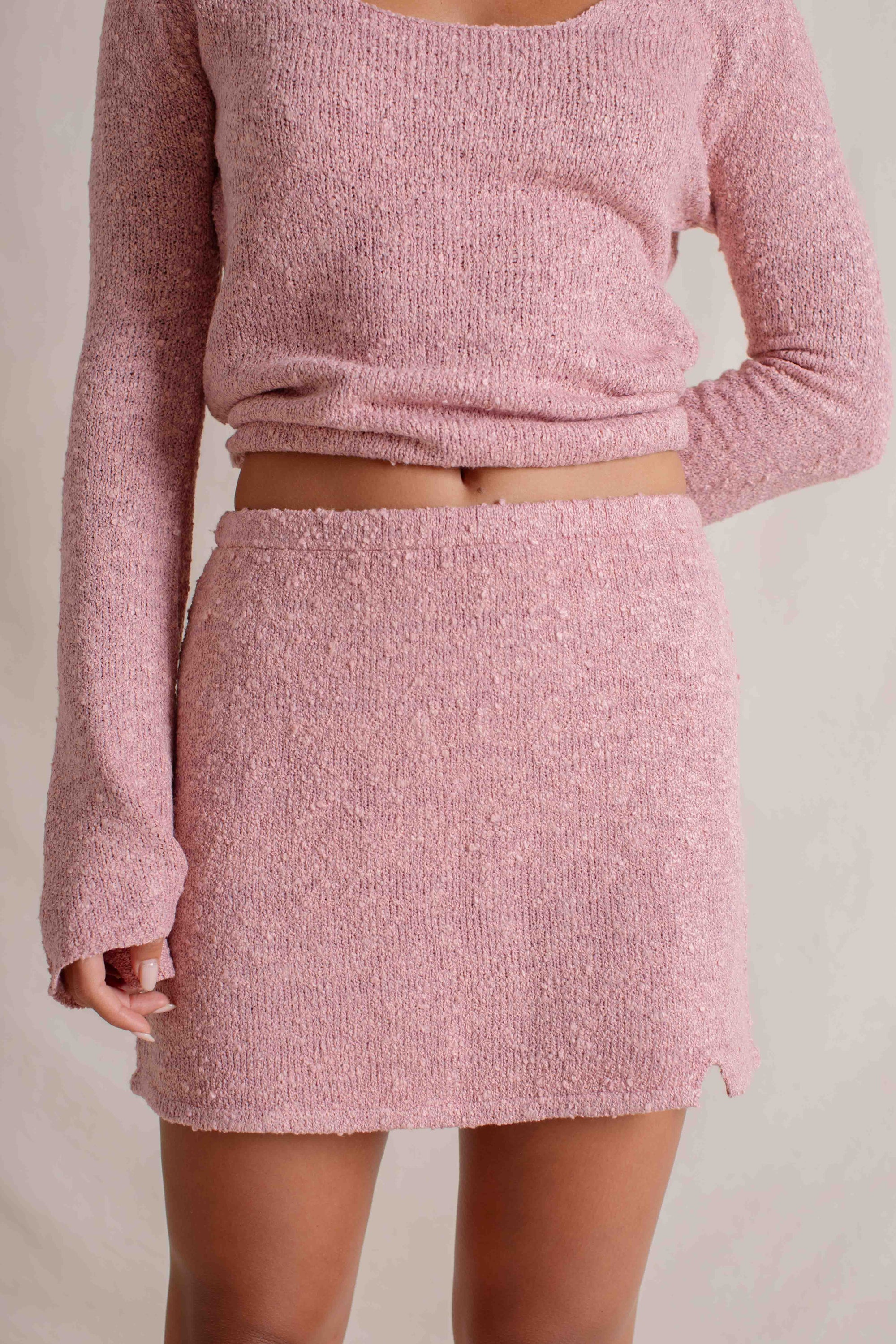 Dakota is wearing XS/S. Bust 79cm (31.1”), Waist 65cm (25.5”), Hips 90cm (35.4”), Height 173cm (5.6”) | Size XS/S