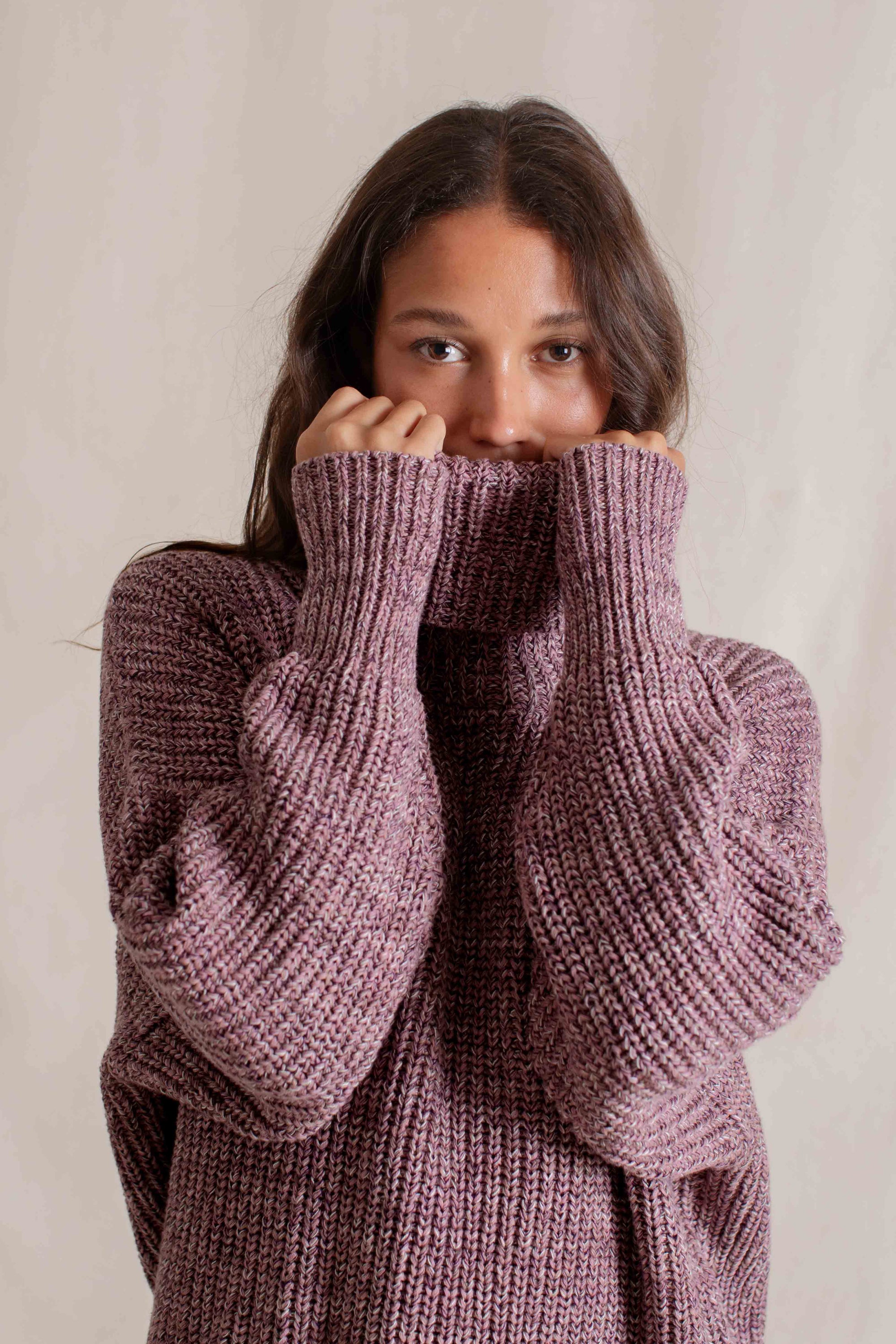 Dakota is wearing One Size. Bust 79cm (31.1”), Waist 65cm (25.5”), Hips 90cm (35.4”), Height 173cm (5.6”) | One Size