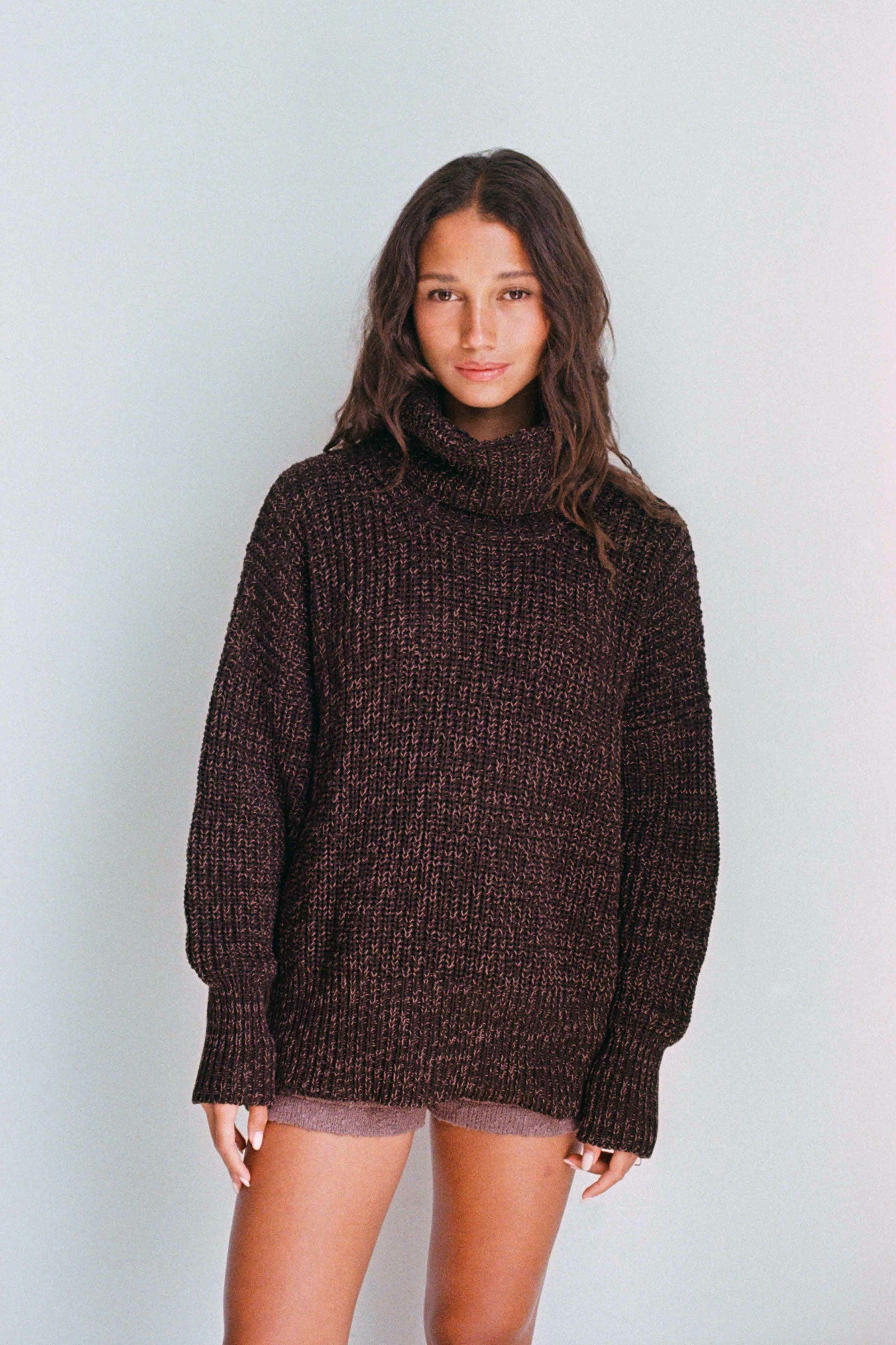 Dakota is wearing One Size. Bust 79cm (31.1”), Waist 65cm (25.5”), Hips 90cm (35.4”), Height 173cm (5.6”) | One Size