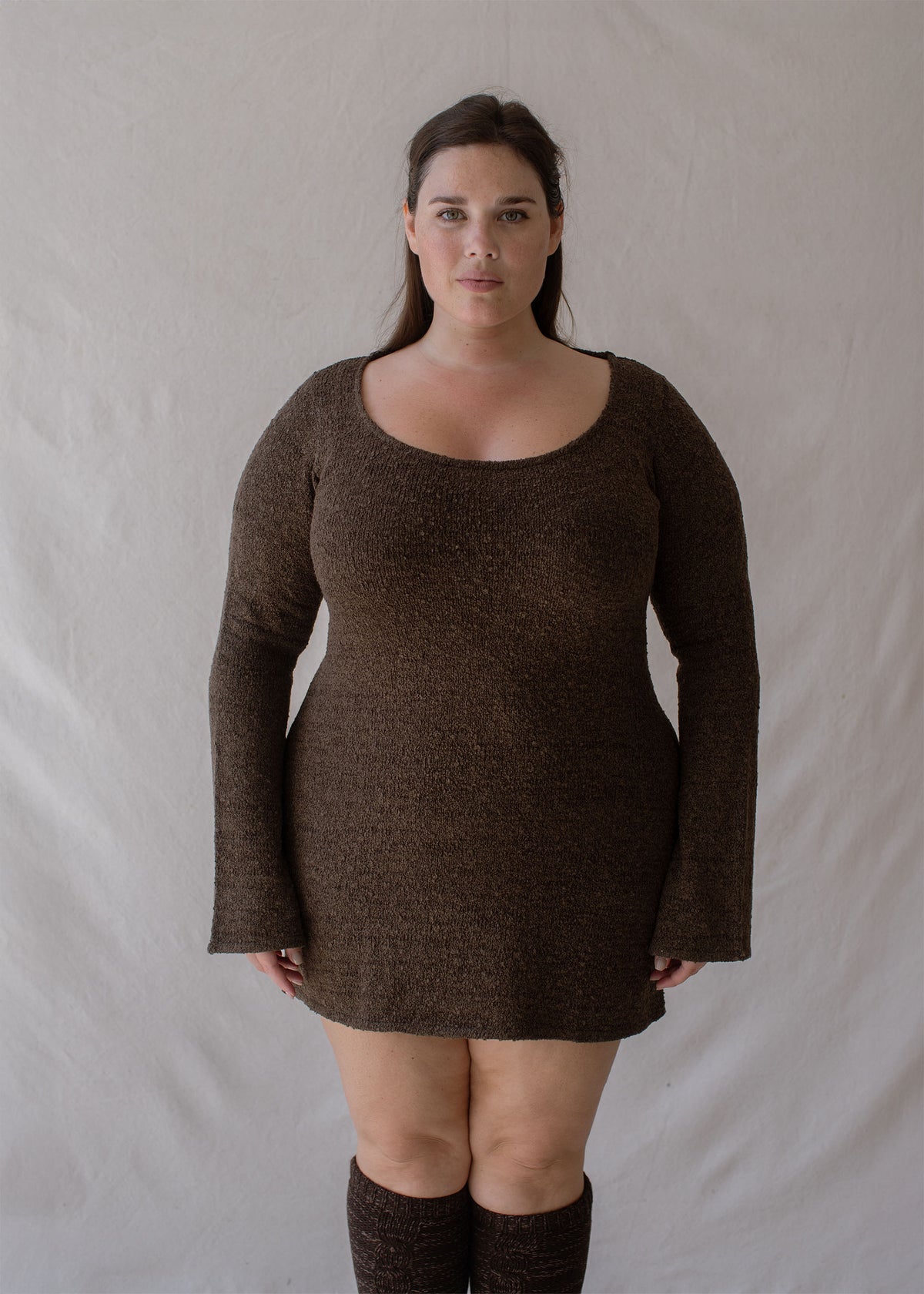 Michelle is wearing XL/XXL Bust 115cm (45.3”), Waist 93 (36.6”), Hips 123cm (48.4”), Height 168cm (5.5”) 