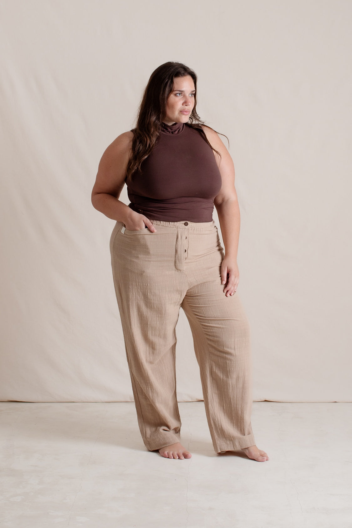 Michelle is wearing XL/2XL. Bust: 115cm (45.3”), Waist: 93 (36.6”), Hips: 123cm (48.4”), Height: 168cm (5.5”) | Size XL/XXL