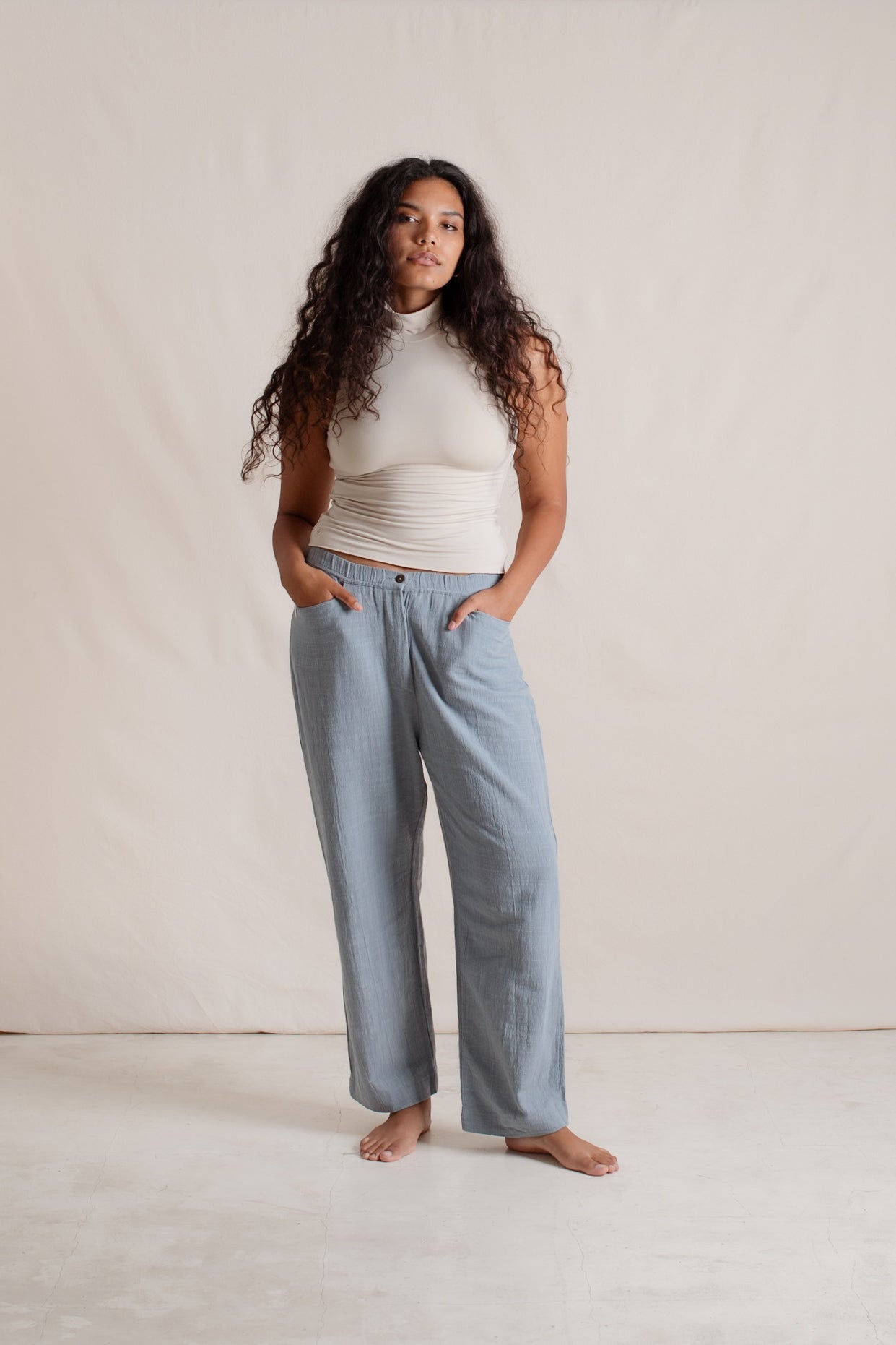 Jade is wearing size M/L. Bust: 95cm (37.4”), Waist: 82cm (32.2”), Hips: 107cm (42.1”), Height 181cm (5.9”). | Size M/L