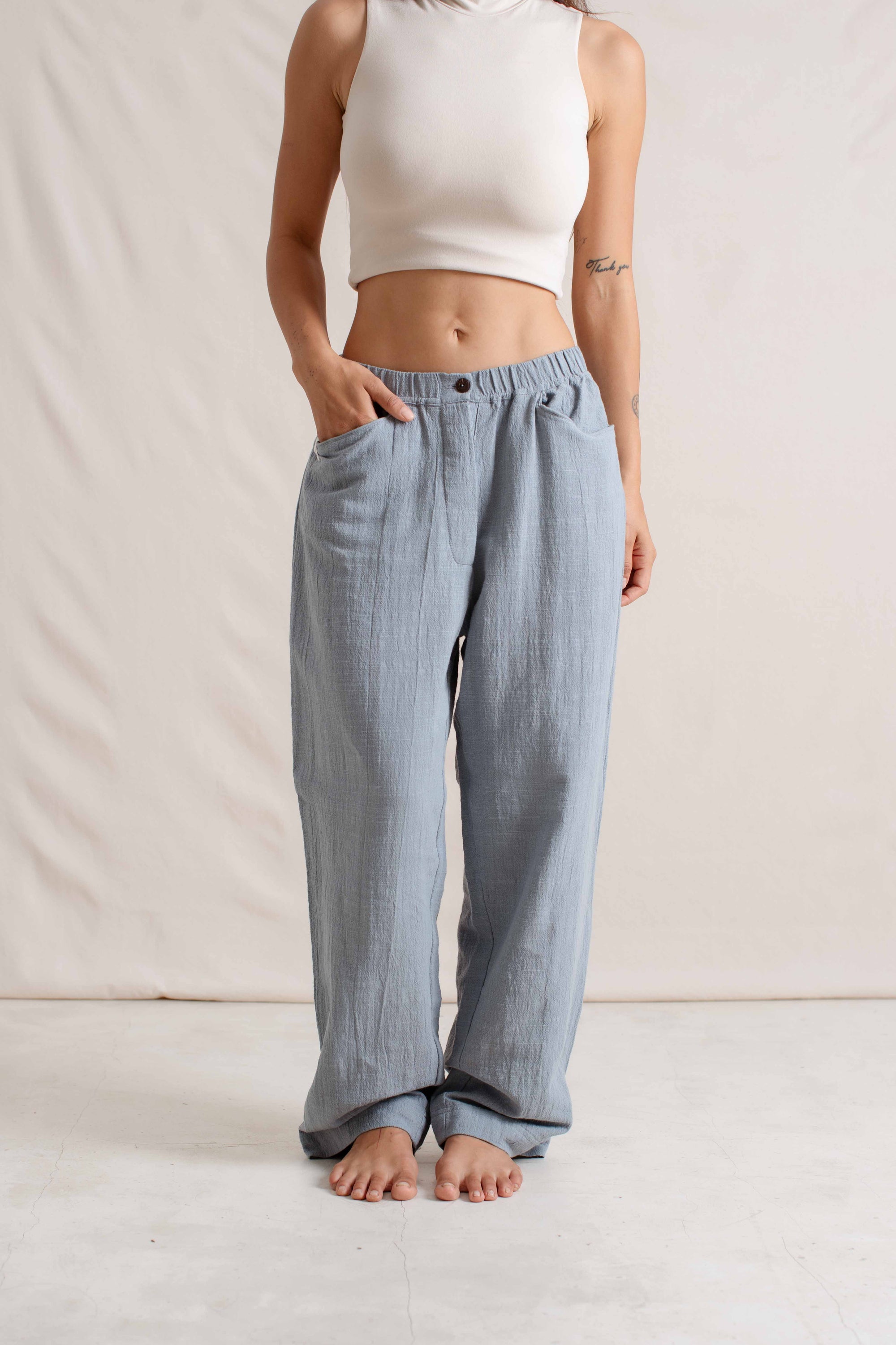 Hitomi is wearing size XS/S. Bust: 81cm (32”), Waist: 61cm (24”), Hips: 91.4cm (36”), Height 168cm (5.5”). | Size XS/S