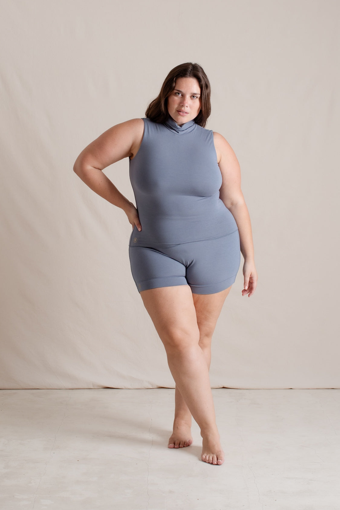 Michelle is wearing XL/2XL. Bust: 115cm (45.3”), Waist: 93 (36.6”), Hips: 123cm (48.4”), Height: 168cm (5.5”)  | Size XL/XXL