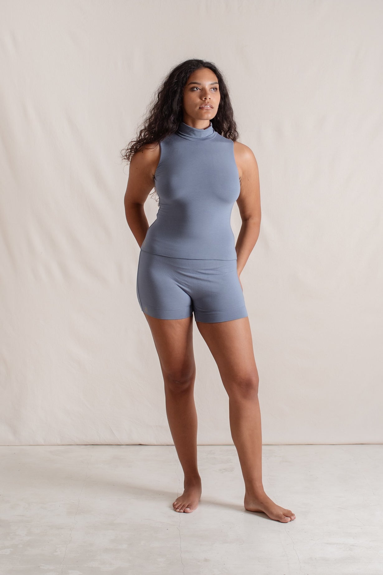 Jade is wearing size L/XL. Bust: 95cm (37.4”), Waist: 82cm (32.2”), Hips: 107cm (42.1”), Height 181cm (5.9”). | Size L/XL