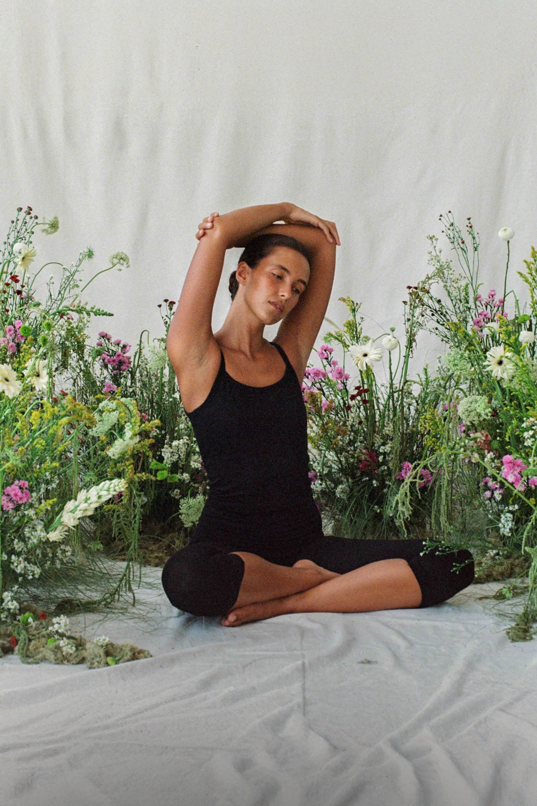 indigo luna ◆オリーブグリーン ヨガウェア セットアップ Women's eco-conscious yoga and lifestyle clothing from Australia